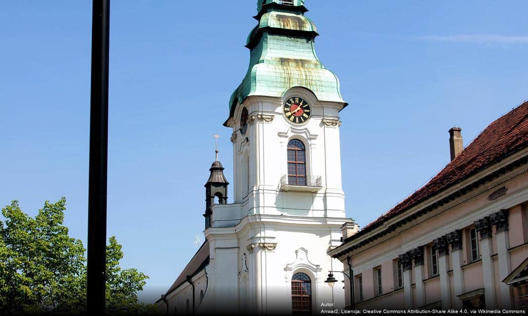 Tłumy mieszkańców na nocnym zwiedzaniu ratusza w Kaliszu